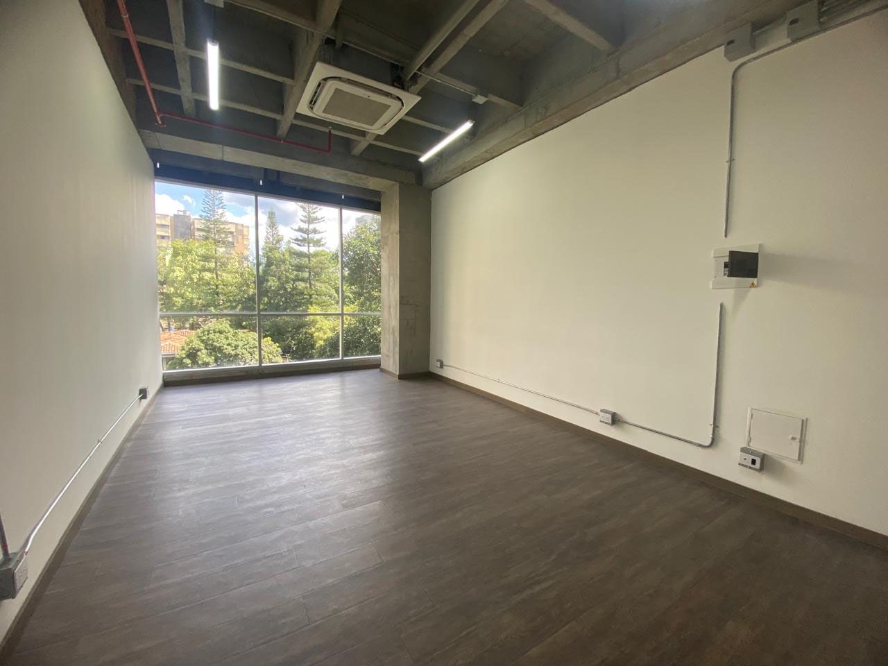 Oficina en arriendo o venta Antioquia Medellín El Castillo 32 m2 Habitaciones 0 Baños 1 Garajes 1 Precio venta $370000000 Precio arriendo $3700000