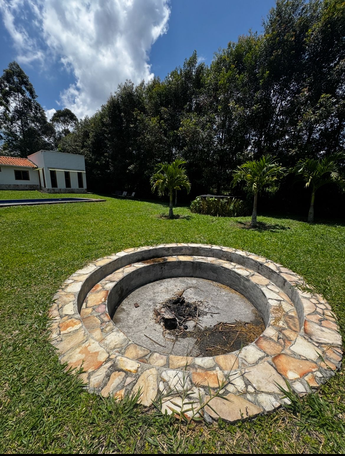 Finca en arriendo o venta Santander Piedecuesta Ub Bellavista 5000 m2 Habitaciones 5 Baños 4 Garajes 5 Precio venta $890000000 Precio arriendo $4300000