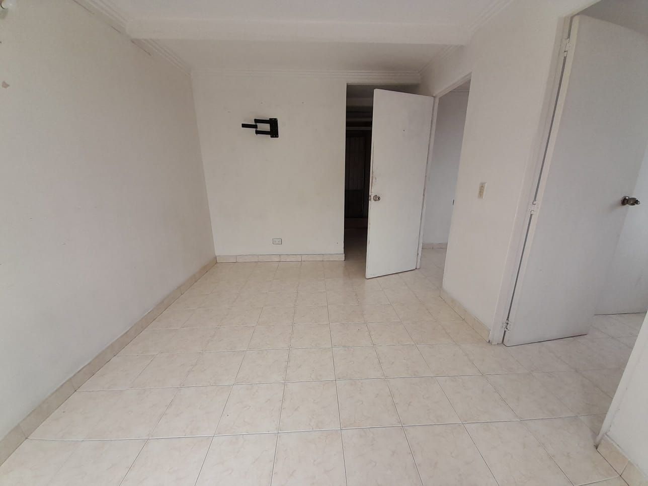 Apartamento en venta Antioquia Medellín El Chagualo 42 m2 Habitaciones 3 Baños 1 Garajes 0 Precio $202000000
