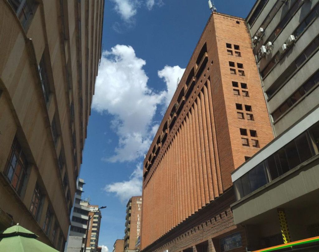 Oficina en venta Antioquia Medellín Villanueva 2416 m2 Habitaciones 0 Baños 0 Garajes 60 Precio $4648000000