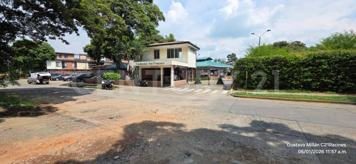 Casa en venta Valle Del Cauca Cali Prados Del Norte 150 m2 Habitaciones 3 Baños 3 Garajes 1 Precio $370000000