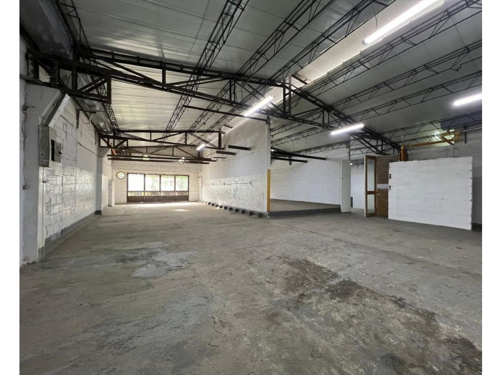 Bodega en arriendo Antioquia Medellín Caribe 260 m2 Habitaciones 0 Baños 2 Garajes 0 Precio $6500000