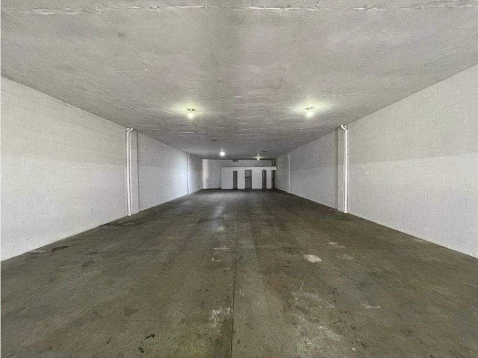 Bodega en arriendo Antioquia Itagüí Itagüí 300 m2 Habitaciones 0 Baños 2 Garajes 2 Precio $10000000