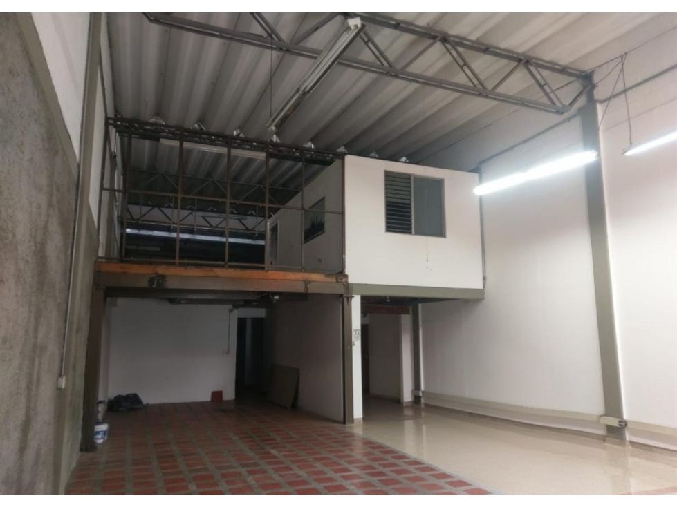 Bodega en arriendo Antioquia Medellín Fatima 350 m2 Habitaciones 0 Baños 2 Garajes 0 Precio $11000000