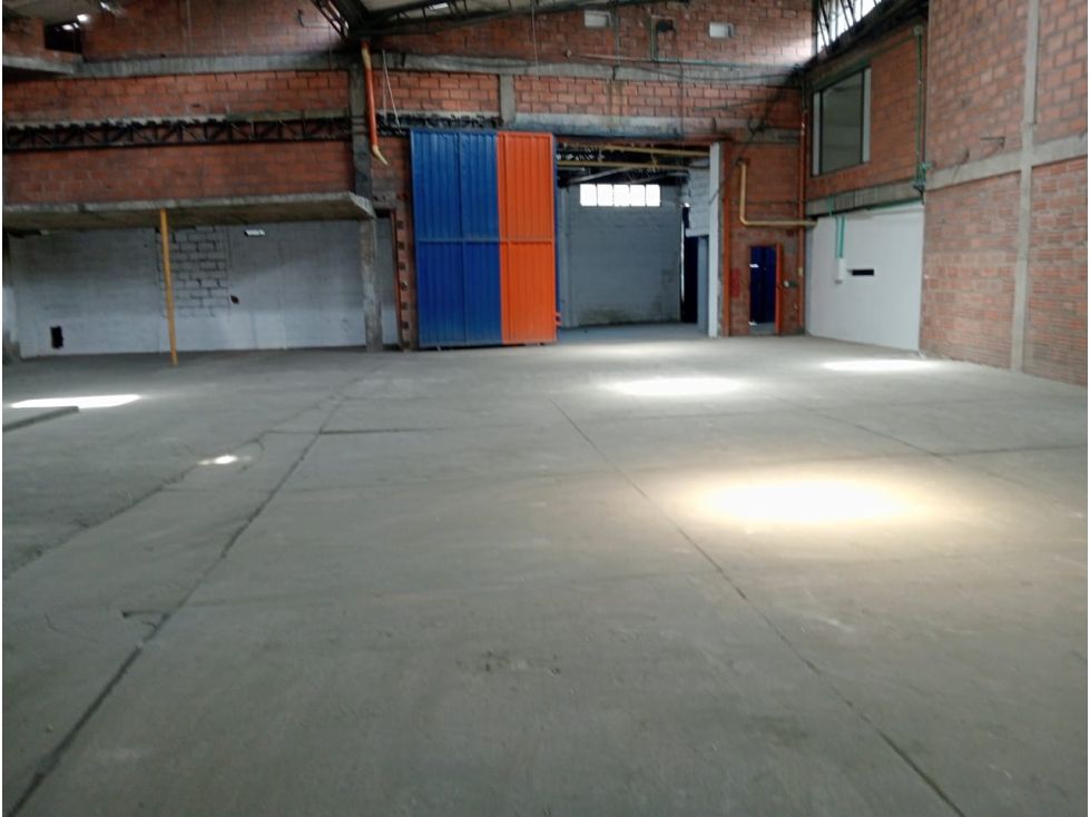 Bodega en arriendo Antioquia La Estrella Suramérica 700 m2 Habitaciones 0 Baños 4 Garajes 3 Precio $16000000