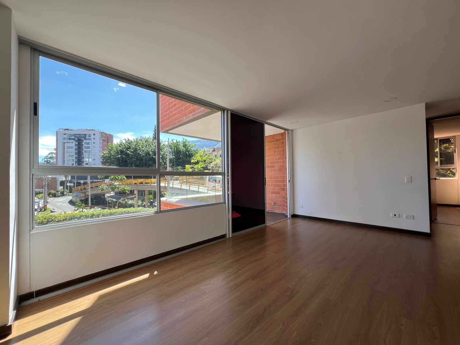Apartamento en arriendo Antioquia Envigado El Esmeraldal 78 m2 Habitaciones 2 Baños 2 Garajes 2 Precio $3950000