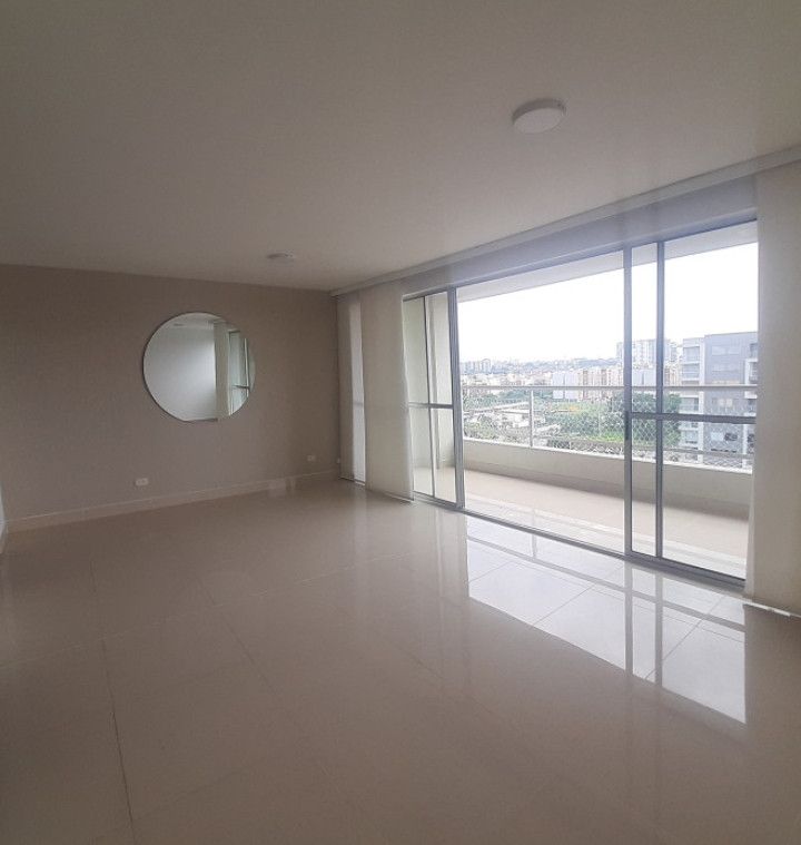 Apartamento en arriendo Valle Del Cauca Cali Ciudad Real 96 m2 Habitaciones 2 Baños 3 Garajes 1 Precio $2850000