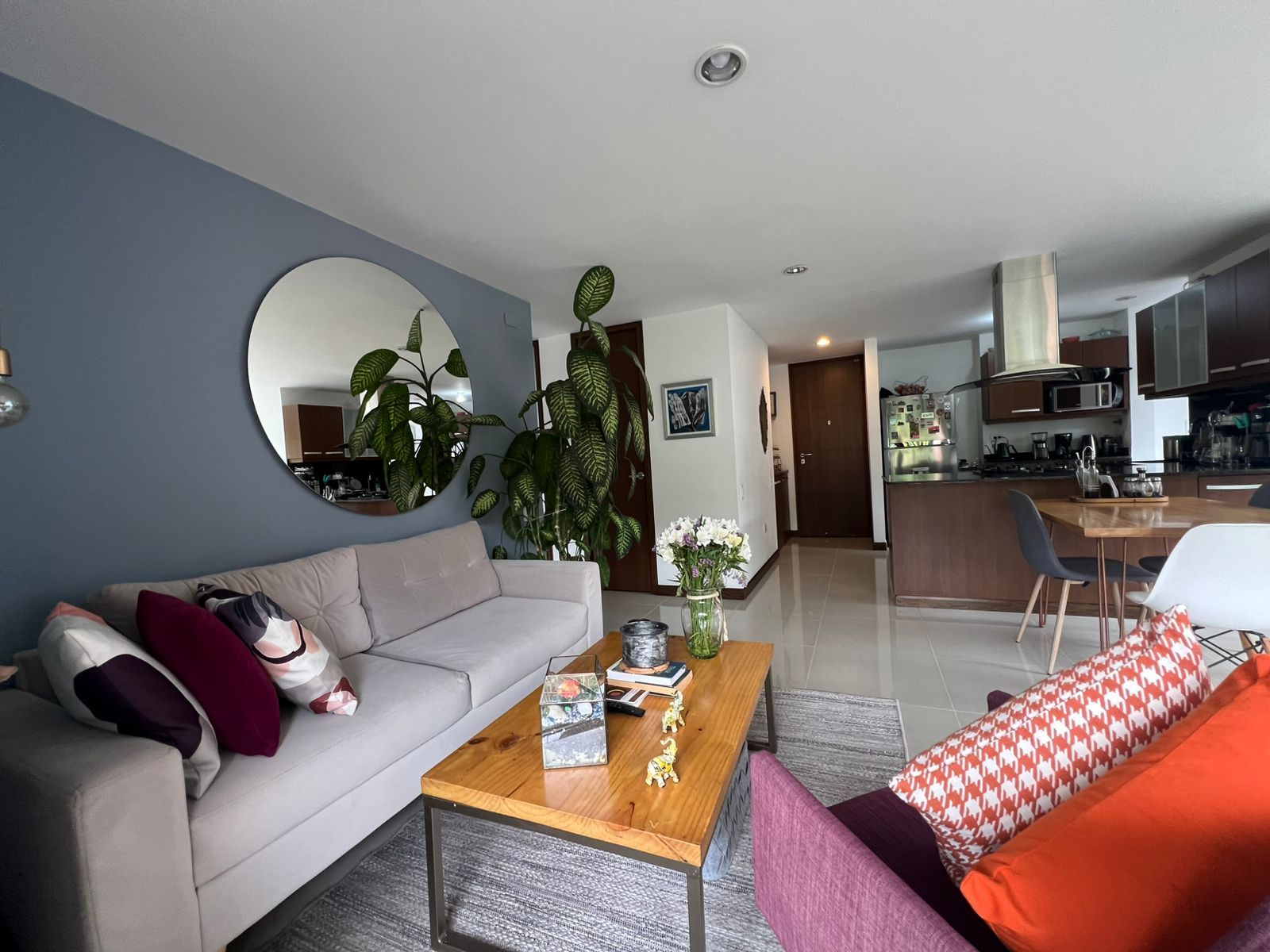 Apartamento en arriendo Antioquia Envigado El Esmeraldal 75 m2 Habitaciones 2 Baños 2 Garajes 2 Precio $3450000