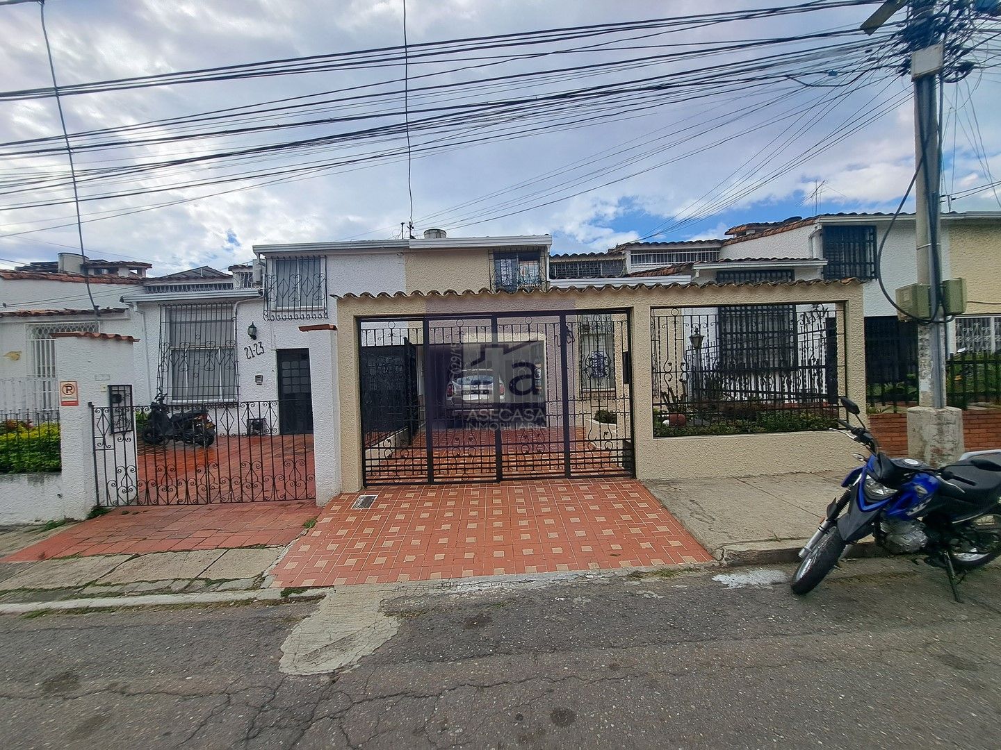 Casa en arriendo Santander Bucaramanga Provenza 300 m2 Habitaciones 5 Baños 3 Garajes 0 Precio $3800000