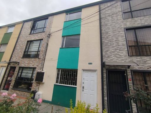 Casa en arriendo Cundinamarca Bogotá Villas De Granada Et I 144 m2 Habitaciones 4 Baños 2 Garajes 0 Precio $1900000