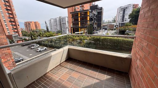 Apartamento en arriendo Antioquia Envigado El Esmeraldal 75 m2 Habitaciones 2 Baños 2 Garajes 2 Precio $3800000