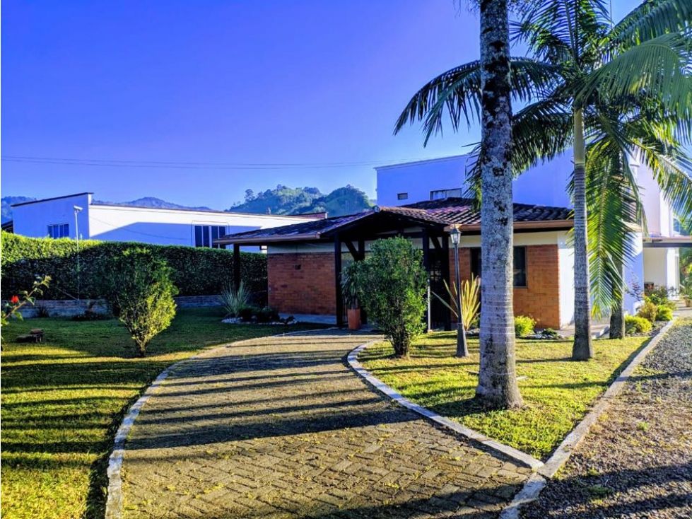 Casa Campestre en venta Risaralda Pereira Pereira 430 m2 Habitaciones 6 Baños 5 Garajes 7 Precio $1300000000