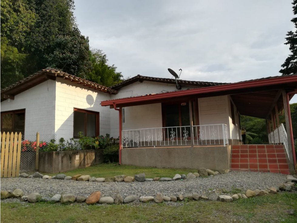 Casa Campestre en venta Antioquia La Estrella La Tablaza 280 m2 Habitaciones 3 Baños 2 Garajes 3 Precio $1000000000