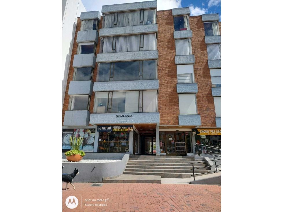 Apartamento en venta Cundinamarca Bogotá Campo Alegre 130 m2 Habitaciones 3 Baños 2 Garajes 2 Precio $700000000