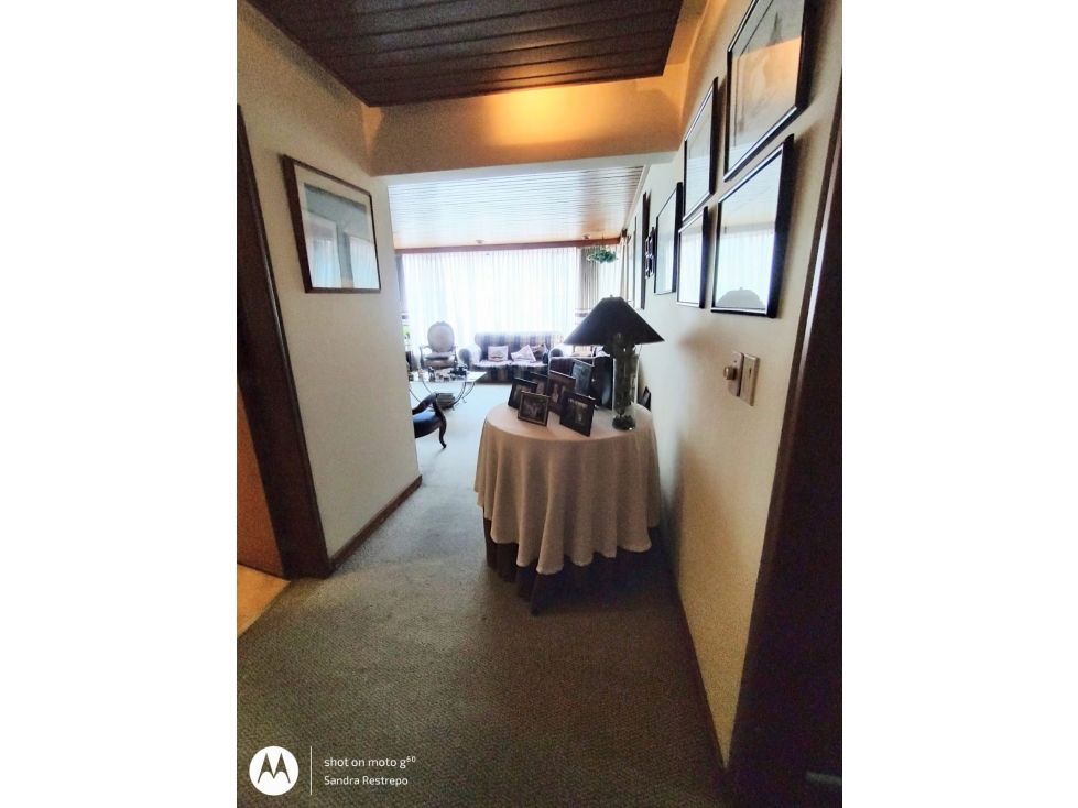 Apartamento en venta Cundinamarca Bogotá Campo Alegre 130 m2 Habitaciones 3 Baños 2 Garajes 2 Precio $700000000