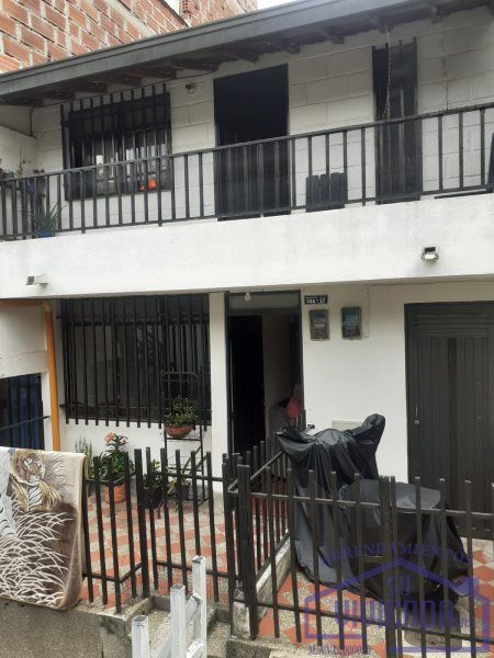 Casa en venta Antioquia Medellín Moravia 100 m2 Habitaciones 2 Baños 1 Garajes 0 Precio $240000000