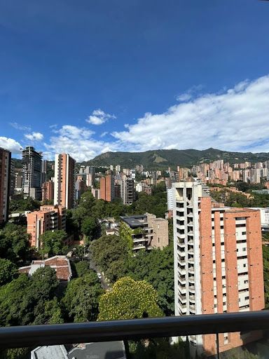 Apartamento en arriendo Antioquia Medellín La Linde 230 m2 Habitaciones 3 Baños 4 Garajes 1 Precio $14500000