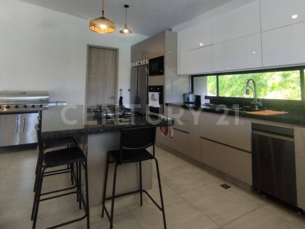 Finca en arriendo Antioquia Girardota Centro 400 m2 Habitaciones 4 Baños 4 Garajes 7 Precio $11000000