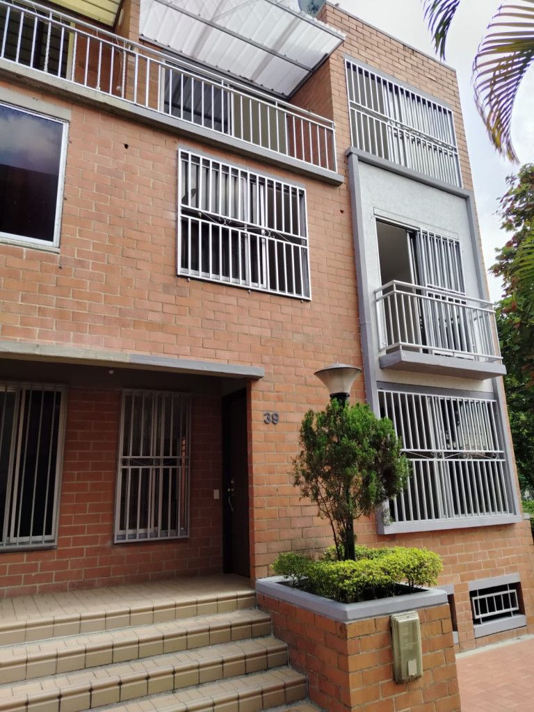 Casa en arriendo Valle Del Cauca Cali Lili 131 m2 Habitaciones 3 Baños 4 Garajes 2 Precio $2800000