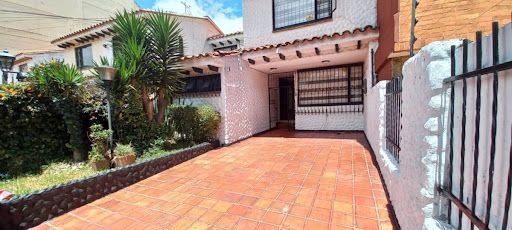 Casa en arriendo Cundinamarca Bogotá Molinos Norte 285 m2 Habitaciones 4 Baños 4 Garajes 2 Precio $7500000