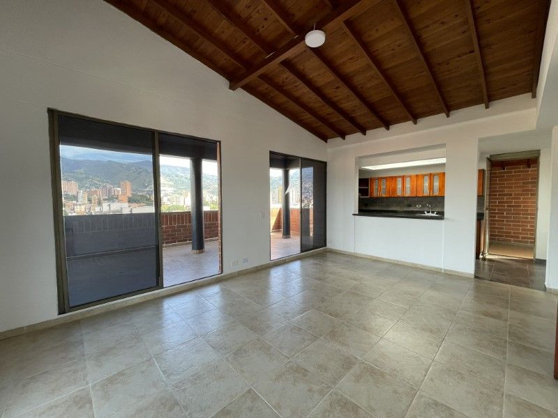 Apartamento en venta Antioquia Medellín Urbanizacion Los Laureles 205 m2 Habitaciones 4 Baños 3 Garajes 2 Precio $1370000000