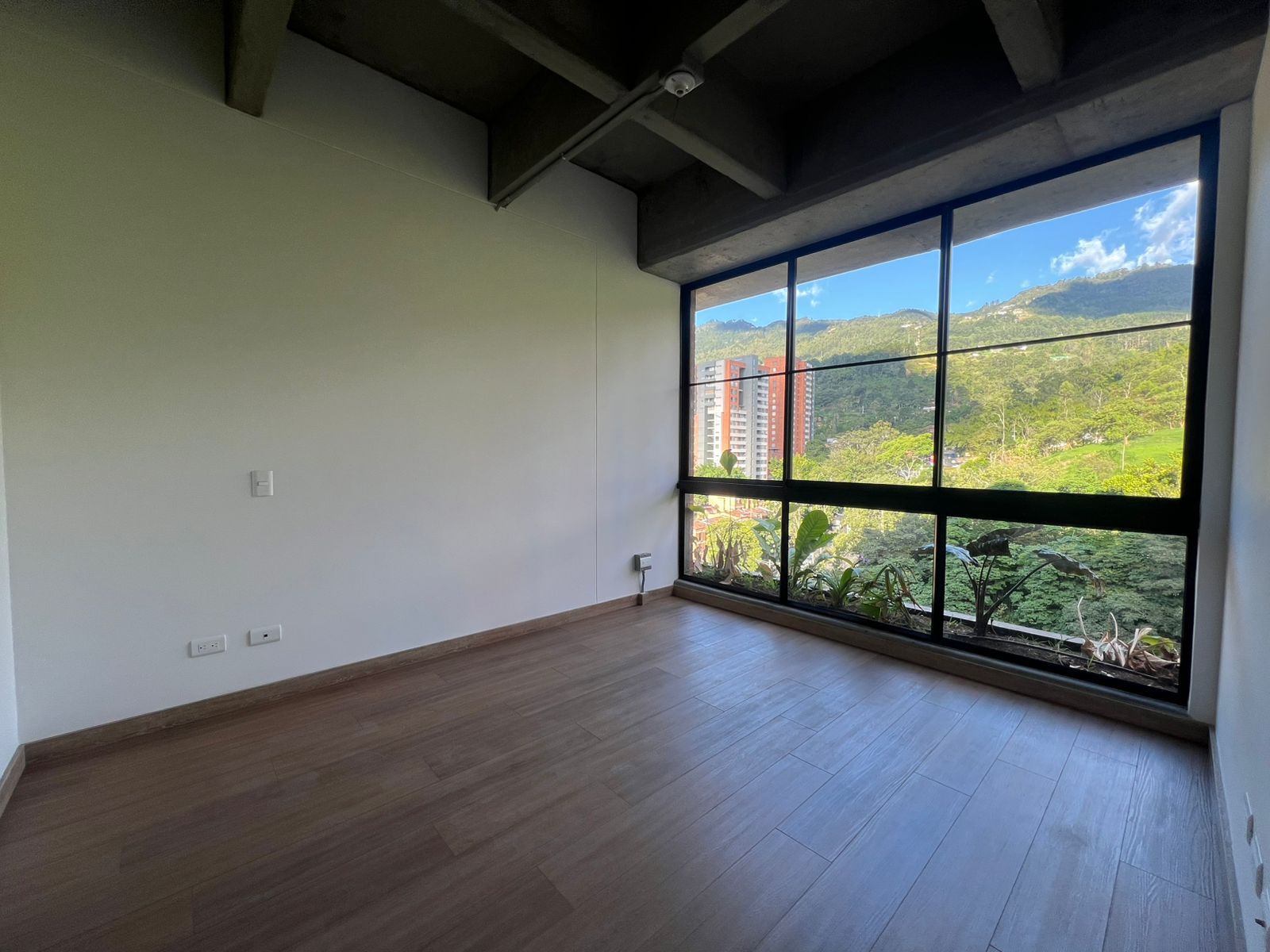 Apartamento en arriendo Antioquia Envigado La Inmaculada 71 m2 Habitaciones 2 Baños 2 Garajes 1 Precio $4350000