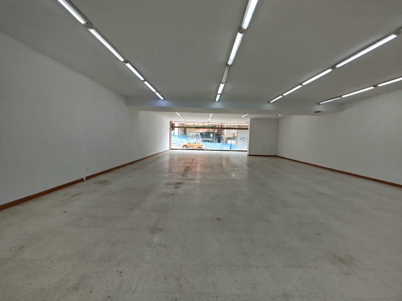 Local en arriendo Cundinamarca Bogotá Sucre 202 m2 Habitaciones 0 Baños 0 Garajes 2 Precio $13000000