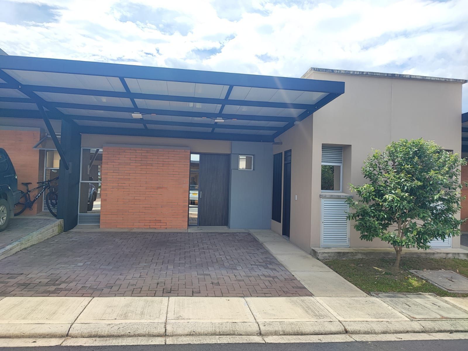 Casa en arriendo Risaralda Pereira Pereira 150 m2 Habitaciones 3 Baños 2 Garajes 2 Precio $4000000