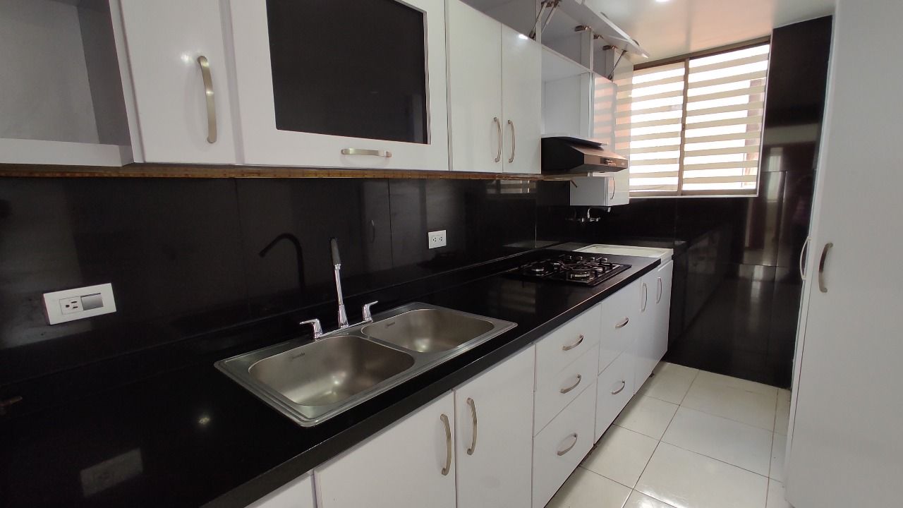Apartamento en arriendo Risaralda Pereira La Julia 75 m2 Habitaciones 2 Baños 2 Garajes 1 Precio $2200000