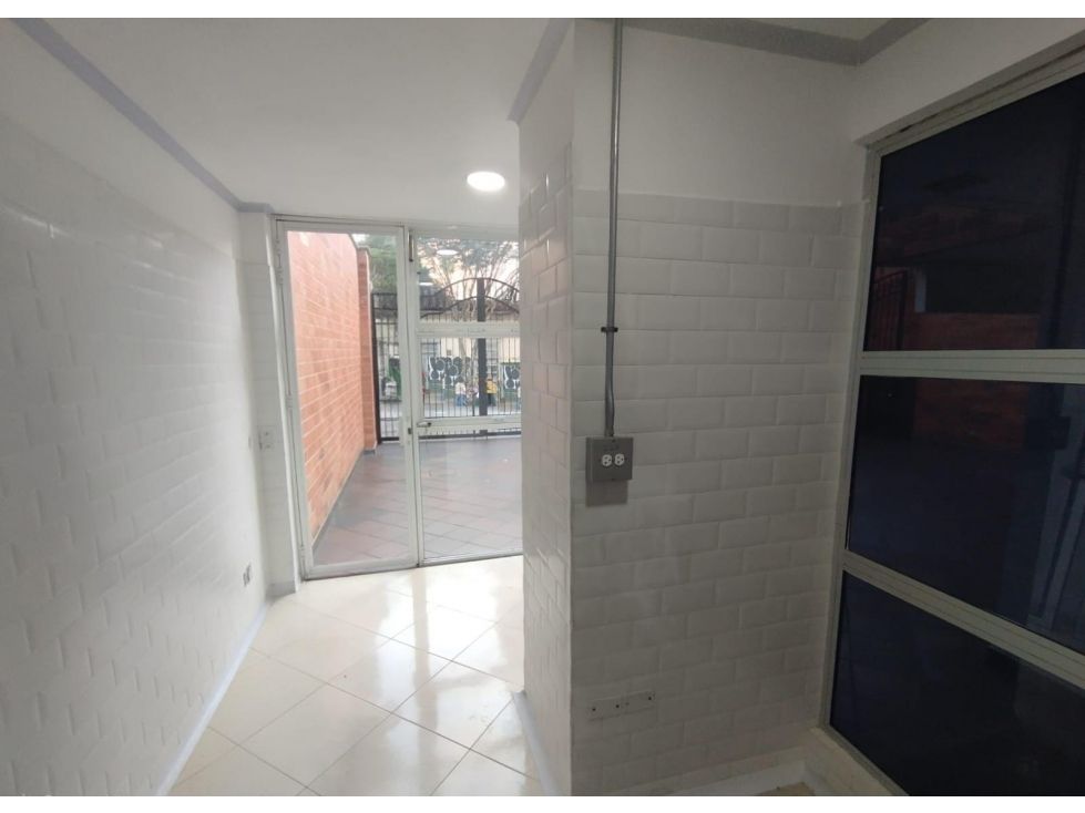 Local en arriendo Antioquia Medellín Boston 15 m2 Habitaciones 0 Baños 1 Garajes 0 Precio $3500000