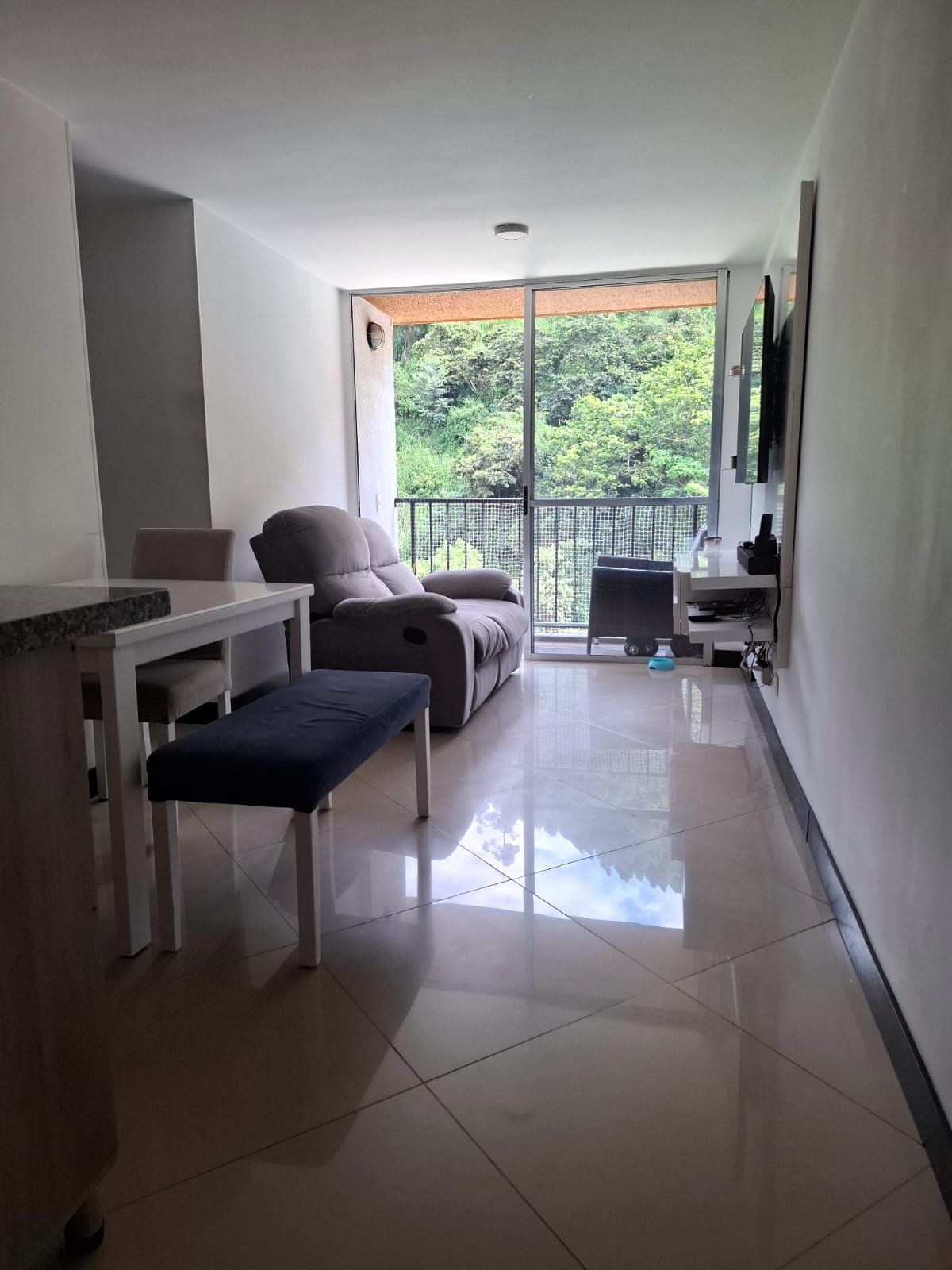 Apartamento en arriendo Antioquia Medellín Diego Echavarria 65 m2 Habitaciones 3 Baños 2 Garajes 0 Precio $2100000