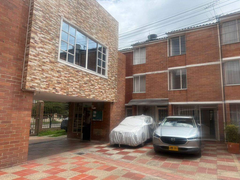 Casa en venta Cundinamarca Bogotá Portales Del Norte 110 m2 Habitaciones 4 Baños 2 Garajes 1 Precio $385000000