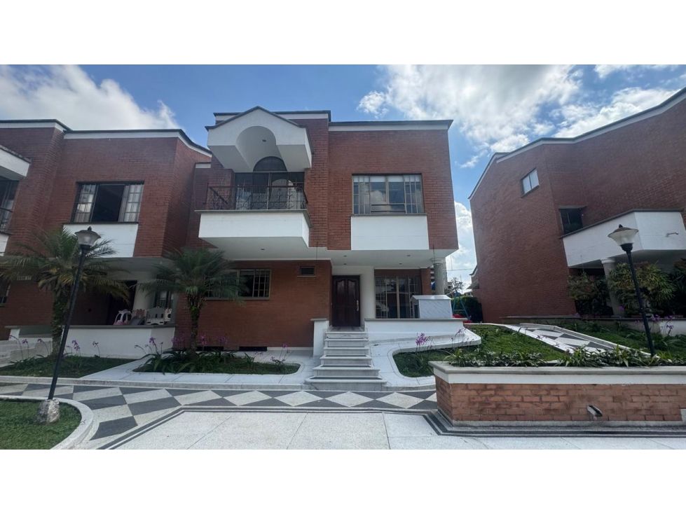 Casa en venta Risaralda Pereira Pinares De San Martin 281 m2 Habitaciones 4 Baños 5 Garajes 2 Precio $1190000000