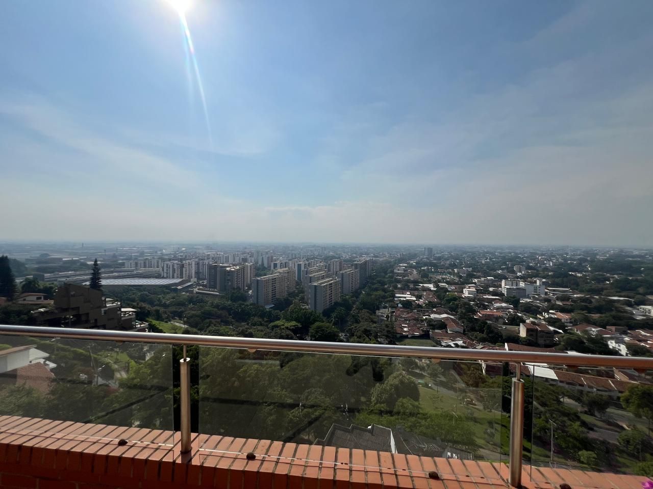 Apartamento en arriendo Valle Del Cauca Cali Menga 89 m2 Habitaciones 2 Baños 2 Garajes 2 Precio $2700000