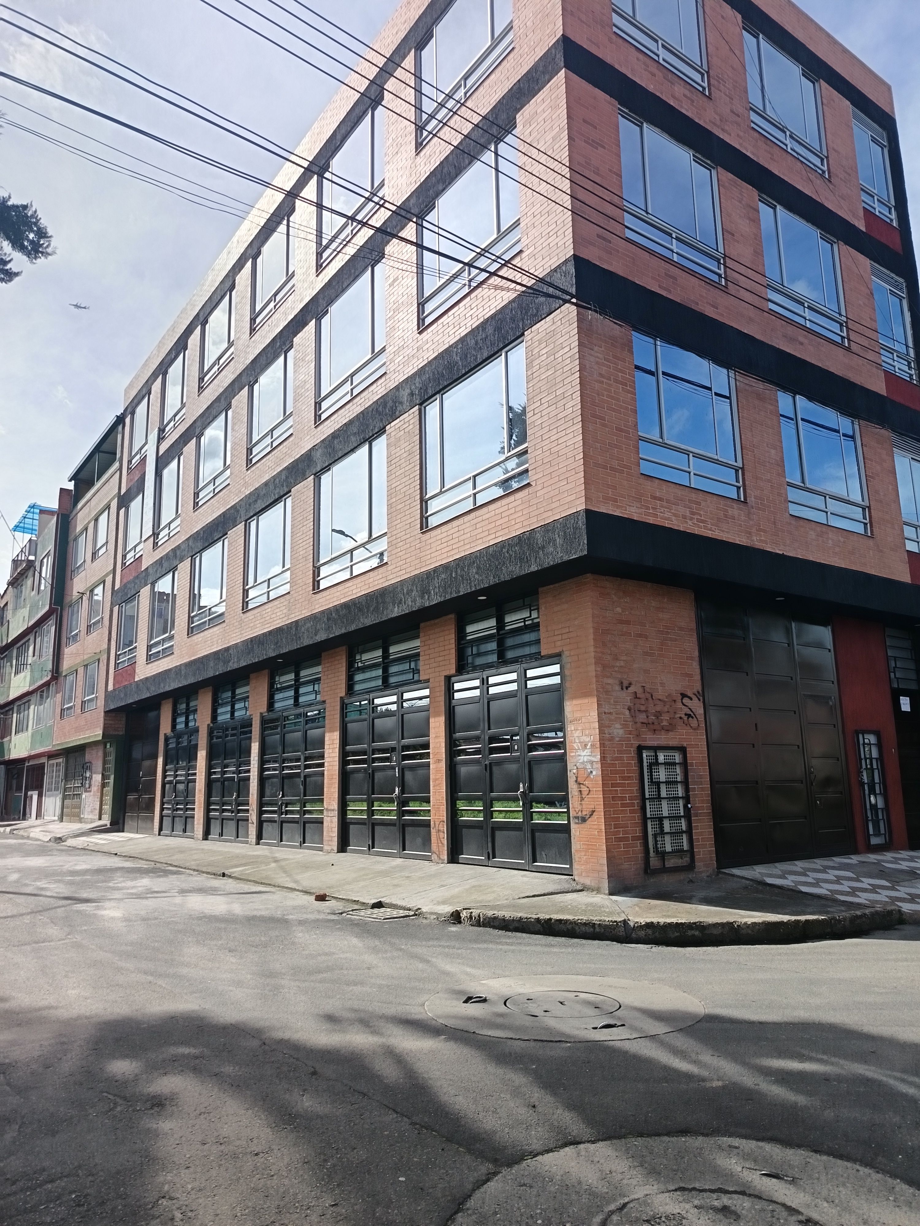 Apartamento en venta Cundinamarca Bogotá Super Manzana 13 68 m2 Habitaciones 3 Baños 1 Garajes 1 Precio $350000000