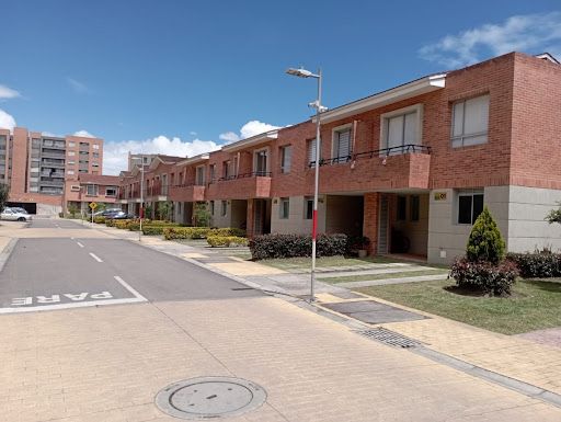 Casa en venta Cundinamarca Mosquera Mosquera 100 m2 Habitaciones 3 Baños 3 Garajes 2 Precio $620000000