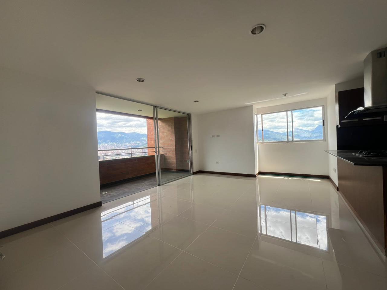 Apartamento en arriendo Antioquia Envigado Los Naranjos 90 m2 Habitaciones 2 Baños 2 Garajes 1 Precio $3300000