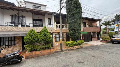Casa en arriendo Antioquia Itagüí Talavera La Reina 95 m2 Habitaciones 3 Baños 4 Garajes 0 Precio $2300000