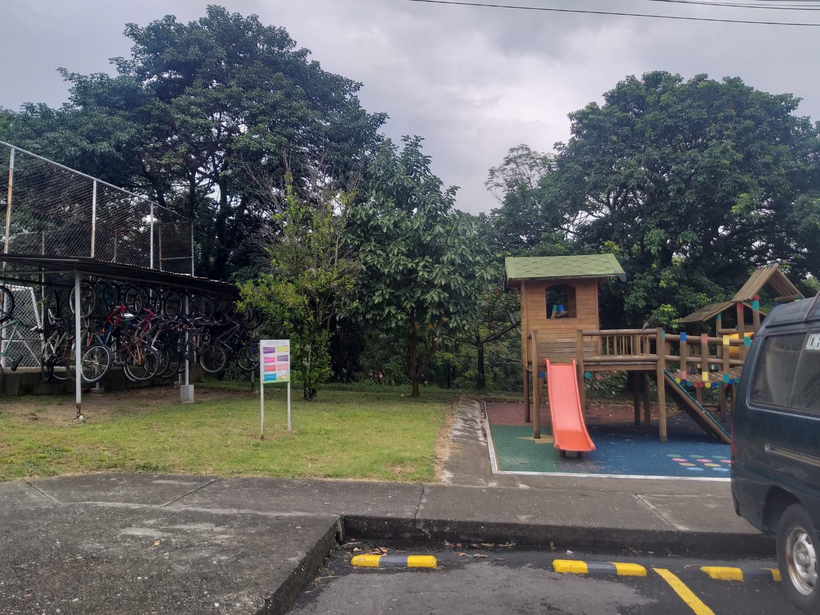 Apartamento en arriendo Antioquia Medellín Diego Echavarria 85 m2 Habitaciones 3 Baños 2 Garajes 1 Precio $2500000