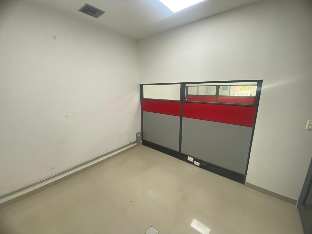 Oficina en arriendo Antioquia Envigado La Sebastiana 40 m2 Habitaciones 0 Baños 1 Garajes 1 Precio $4000000