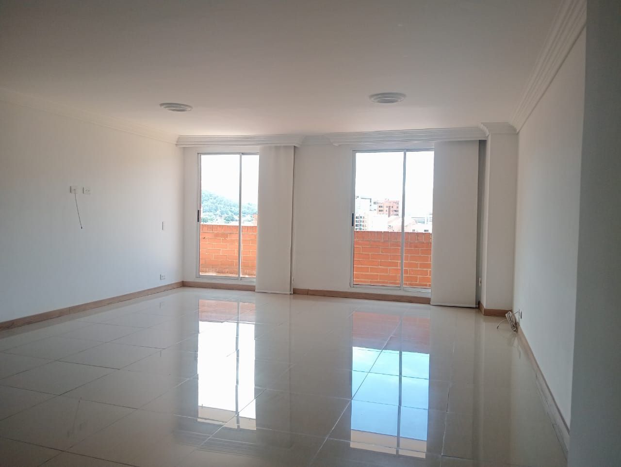 Apartamento en arriendo Antioquia Medellín San Joaquin 140 m2 Habitaciones 3 Baños 3 Garajes 2 Precio $5200000