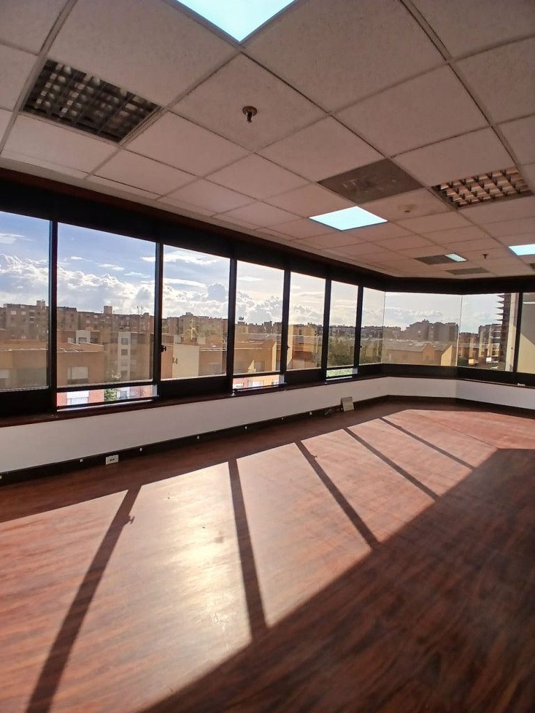 Oficina en arriendo Cundinamarca Bogotá La Esperanza Norte 116 m2 Habitaciones 0 Baños 0 Garajes 2 Precio $10939500