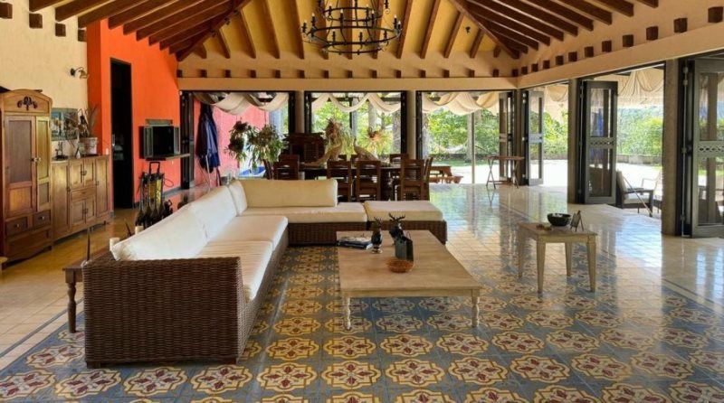 Casa en venta Antioquia Caldas Caldas 7000 m2 Habitaciones 6 Baños 6 Garajes 10 Precio $1600000000