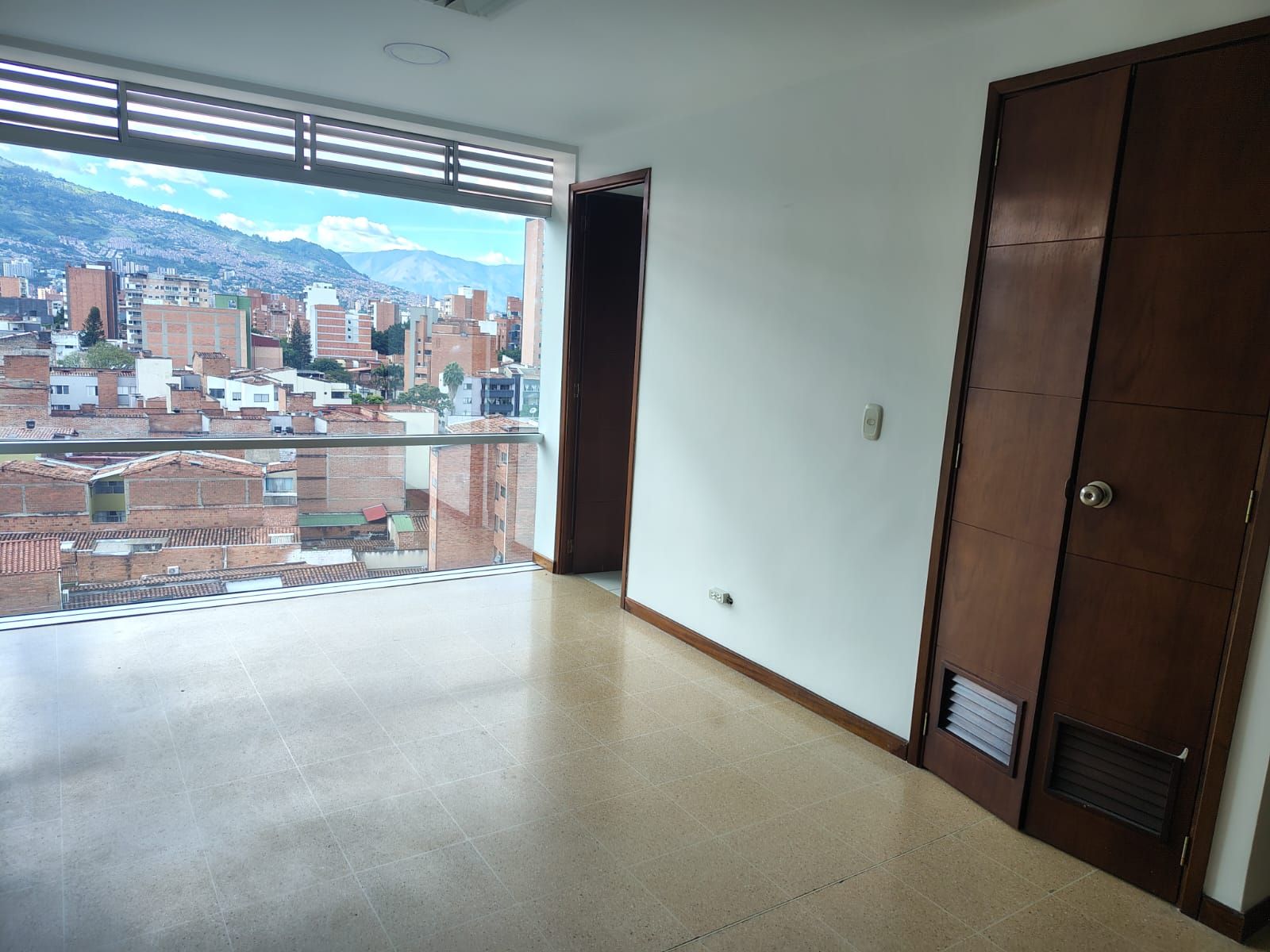 Oficina en arriendo Antioquia Medellín Fatima 35 m2 Habitaciones 0 Baños 1 Garajes 1 Precio $3000000