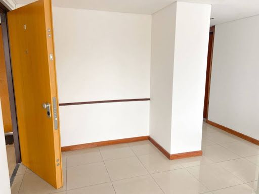 Oficina en arriendo o venta Cundinamarca Bogotá Santa Barbara Occidental 100 m2 Habitaciones 0 Baños 2 Garajes 2 Precio venta $1100000000 Precio arriendo $5200000
