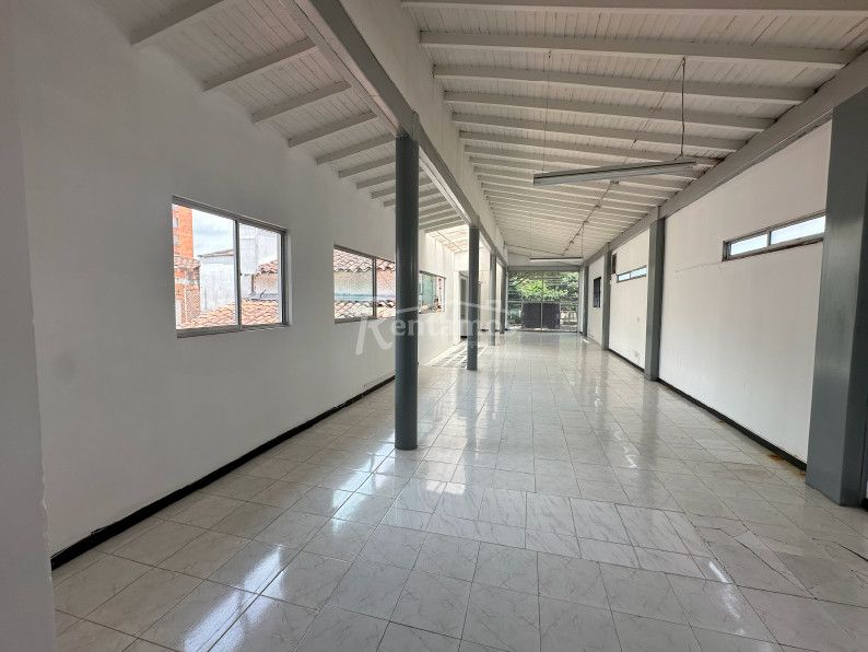 Local en arriendo Antioquia Medellín Patio Bonito 537 m2 Habitaciones 0 Baños 5 Garajes 4 Precio $30000000