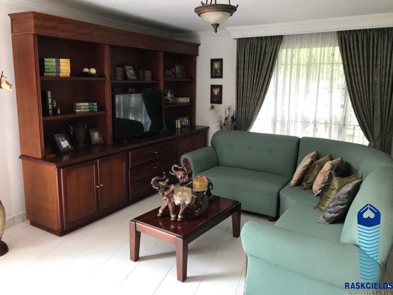 Casa en venta Antioquia Medellín Los Alpes 200 m2 Habitaciones 5 Baños 4 Garajes 1 Precio $950000000