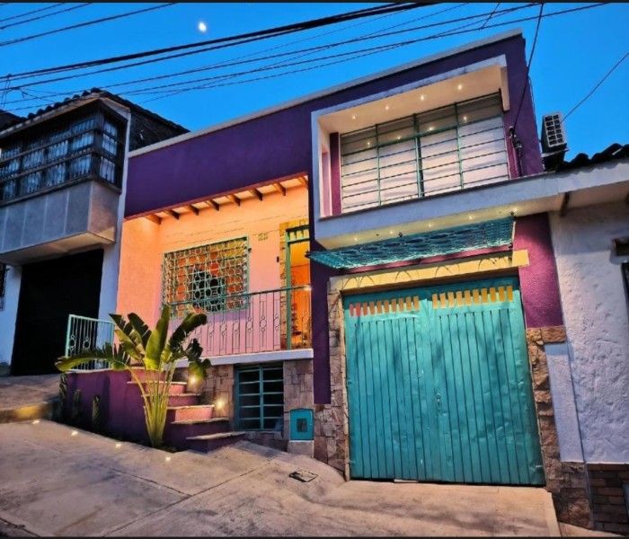 Edificio en arriendo Valle Del Cauca Cali San Antonio 232 m2 Habitaciones 7 Baños 9 Garajes 1 Precio $8000000