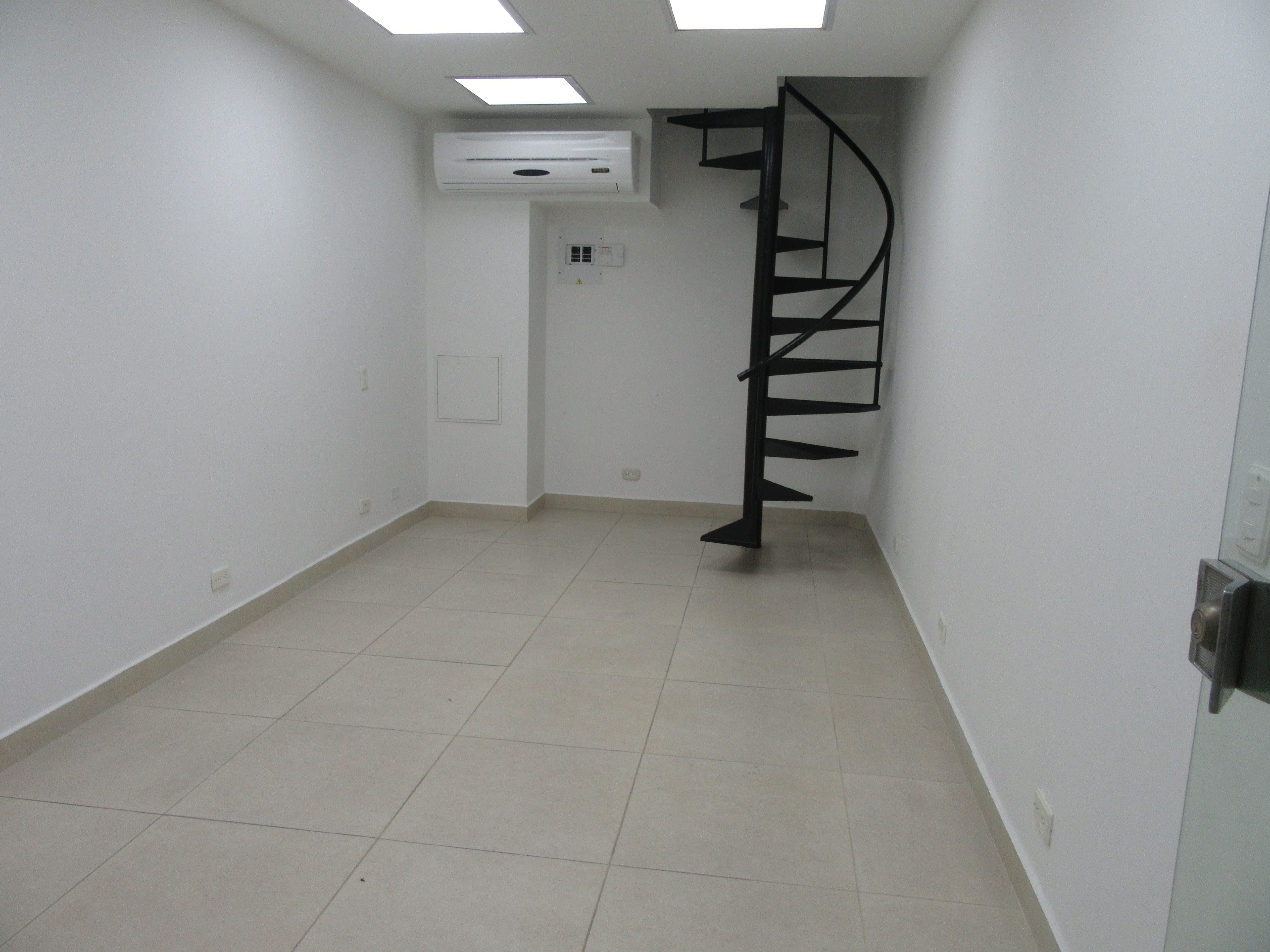 Local en arriendo Antioquia Medellín Manila 36 m2 Habitaciones 0 Baños 1 Garajes 0 Precio $6100000