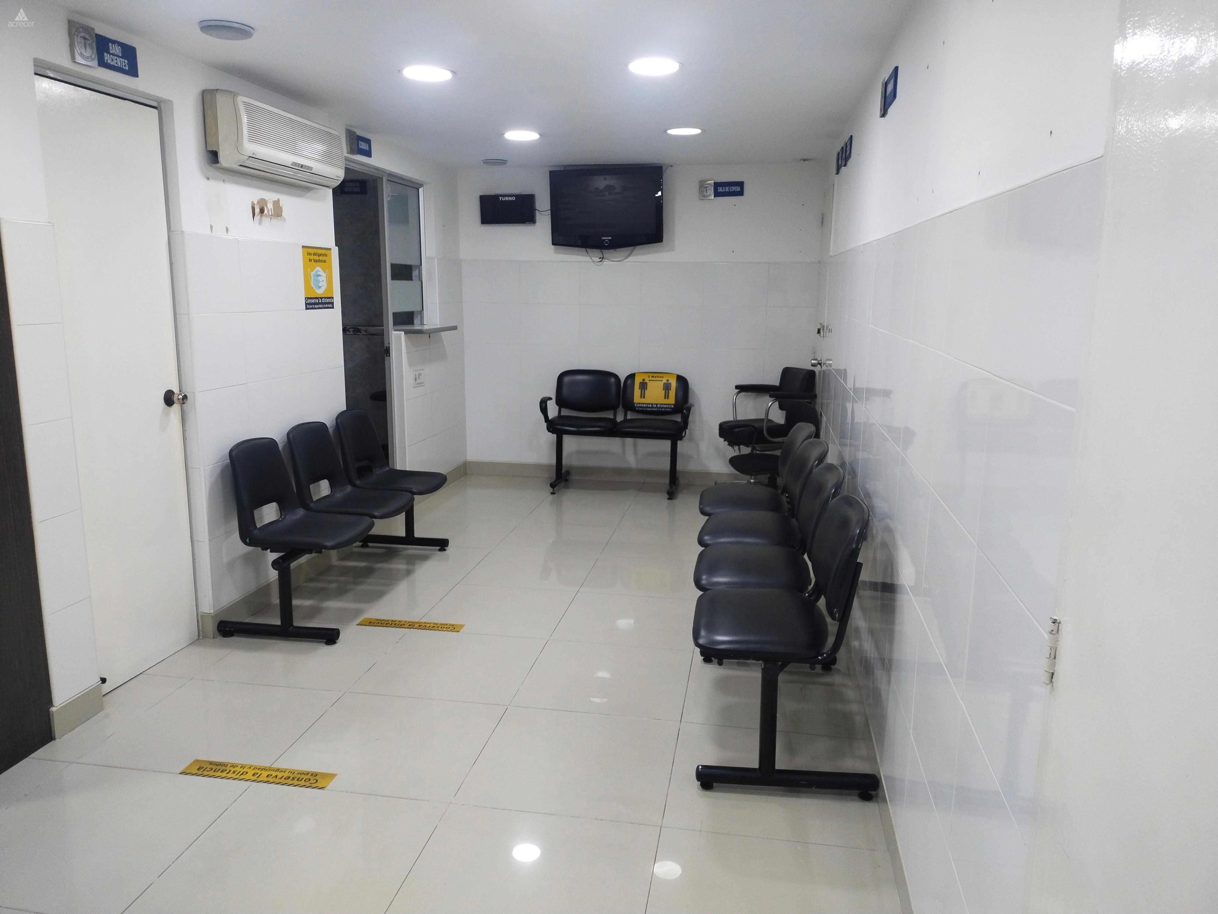 Consultorio en arriendo Antioquia Medellín Campo Alegre 70 m2 Habitaciones 0 Baños 3 Garajes 0 Precio $2800000